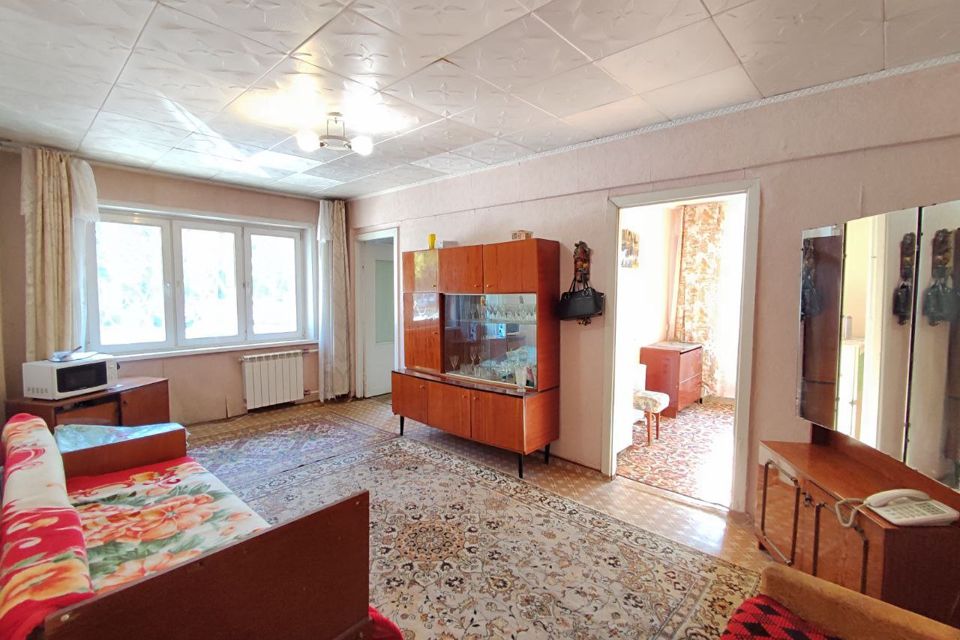 Продаётся 3-комнатная квартира, 49.6 м²