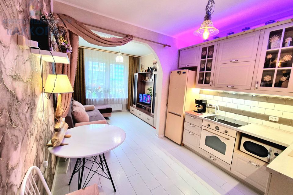 Продаётся 3-комнатная квартира, 64.2 м²