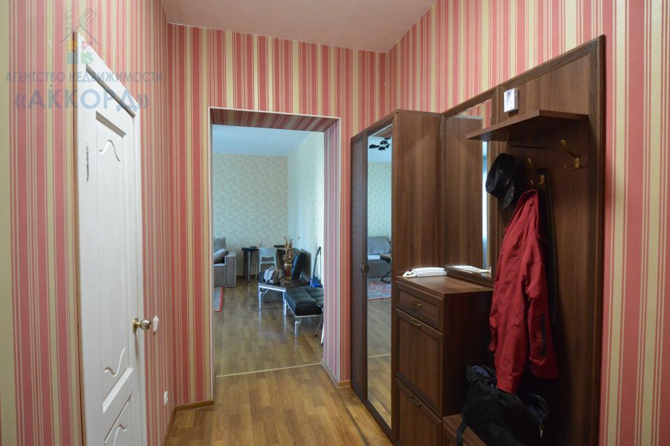 Продаётся 1-комнатная квартира, 62 м²