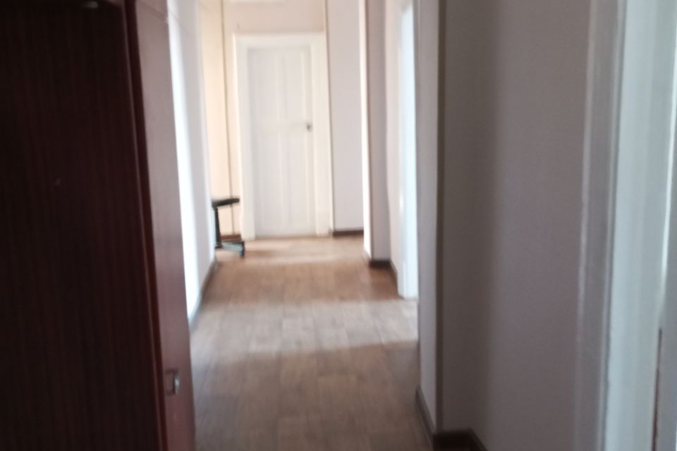 Продаётся 4-комнатная квартира, 92.9 м²