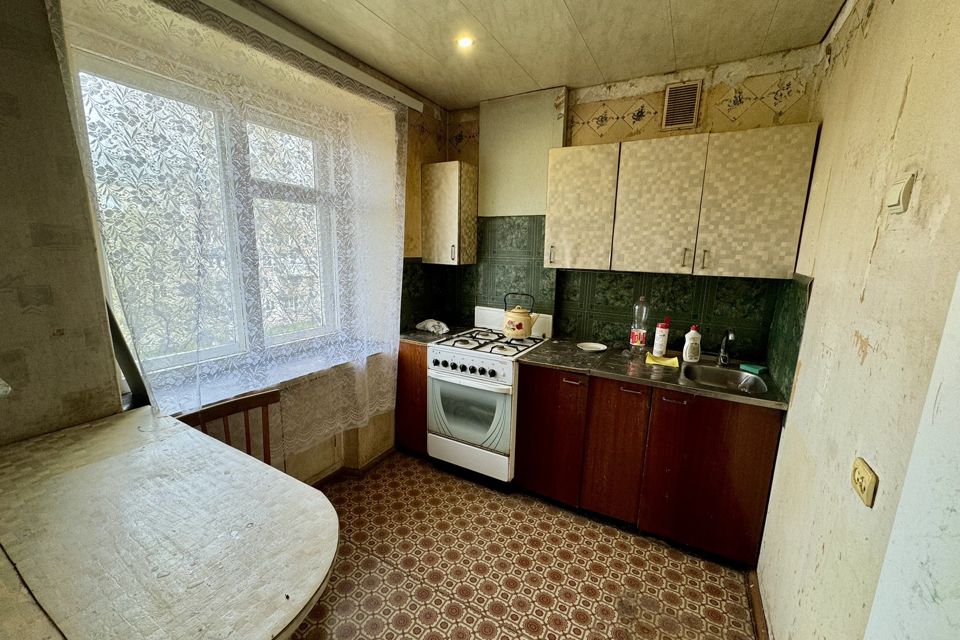 Продаётся 3-комнатная квартира, 51.9 м²