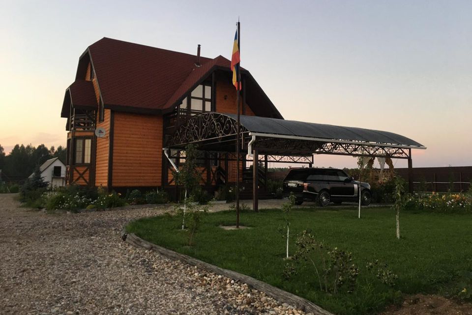 Продаётся 3-этажный дом, 500 м²