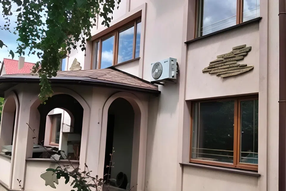 Продаётся 3-этажный дом, 289.9 м²