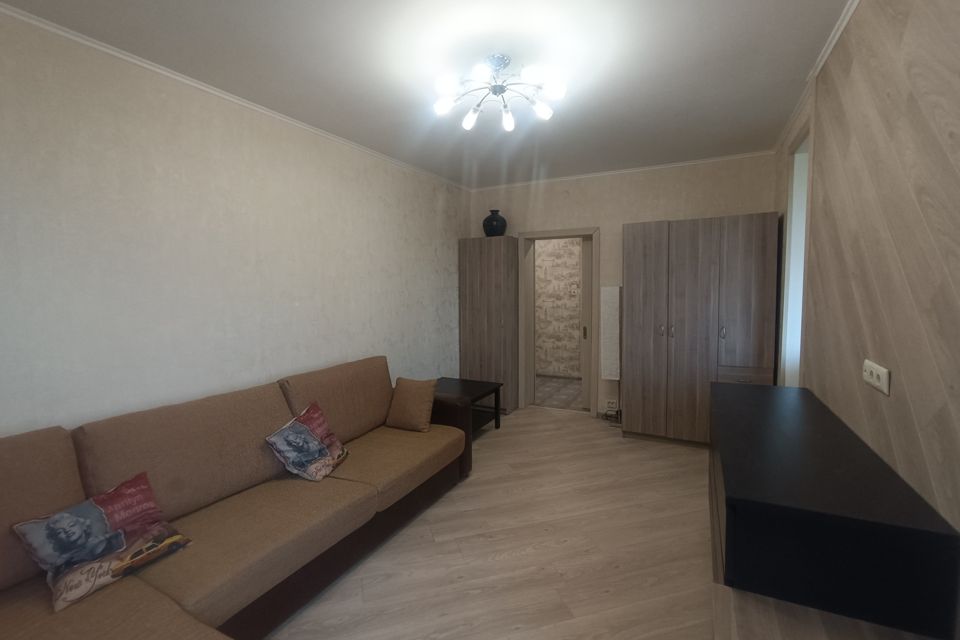 Продаётся 1-комнатная квартира, 42.3 м²