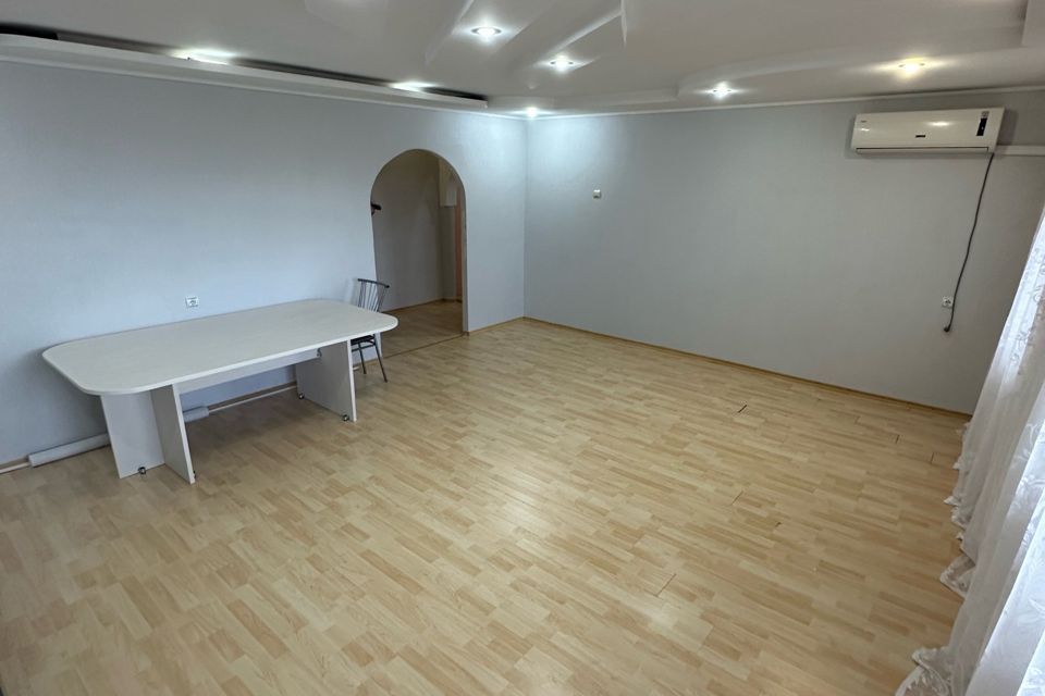 Продаётся 4-комнатная квартира, 100.5 м²
