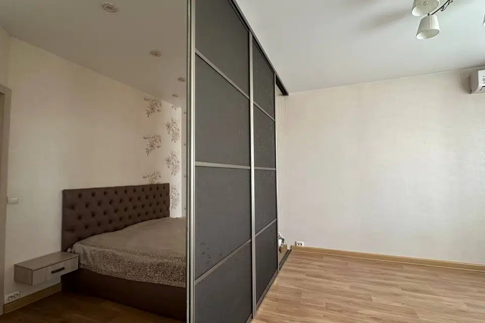 Продаётся 3-комнатная квартира, 137 м²