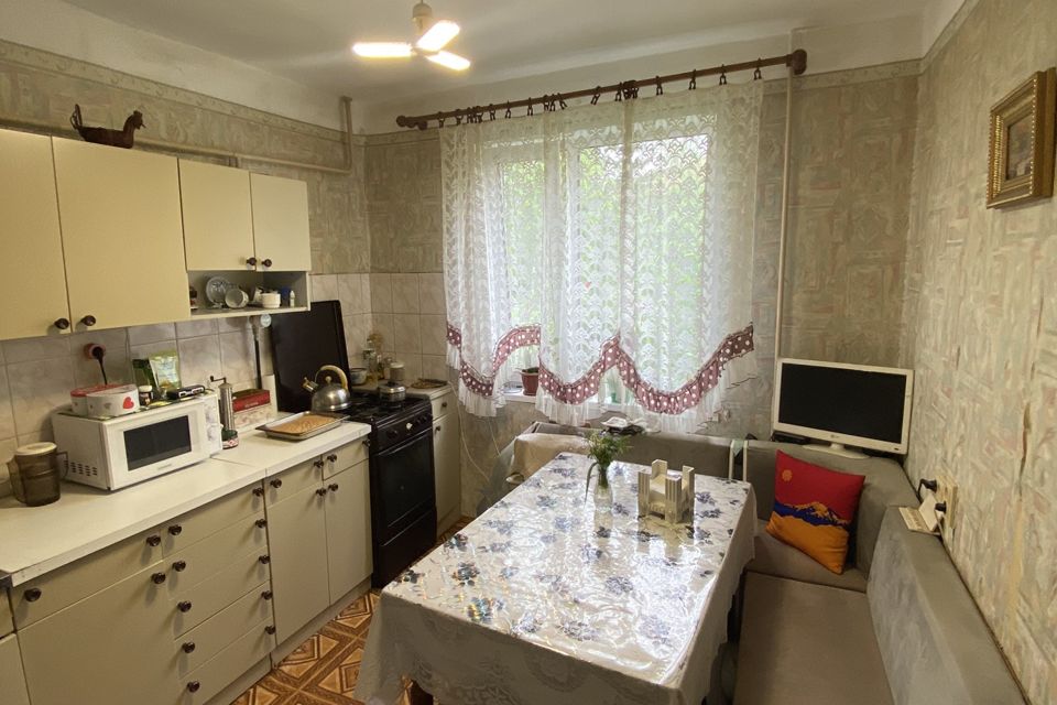 Продаётся 3-комнатная квартира, 67.5 м²