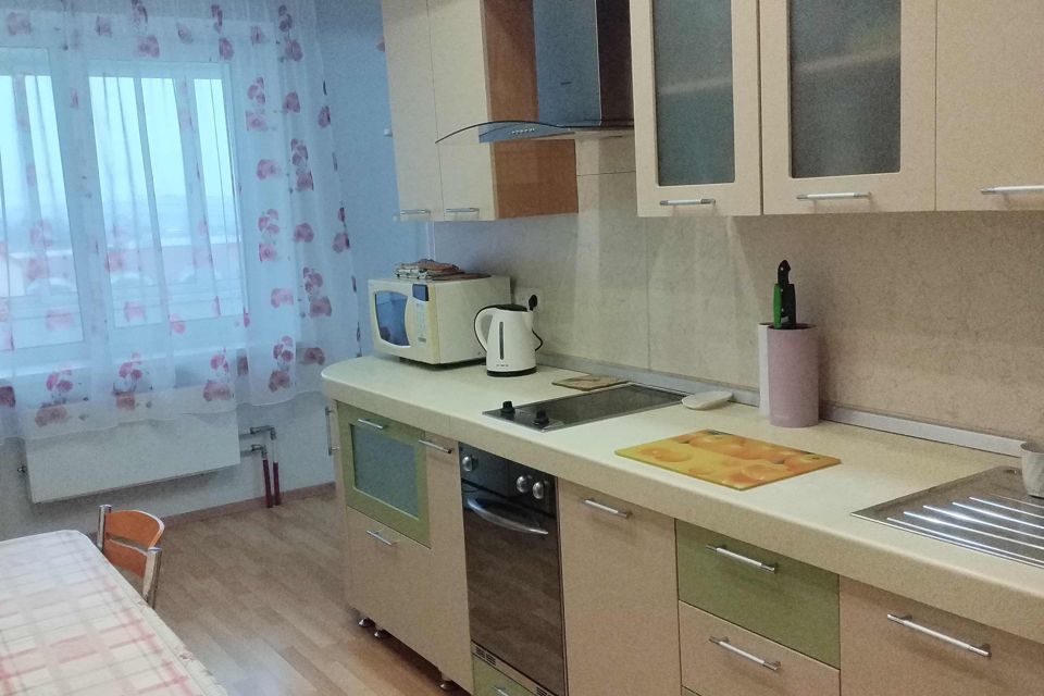 Сдаётся 2-комнатная квартира, 65 м²