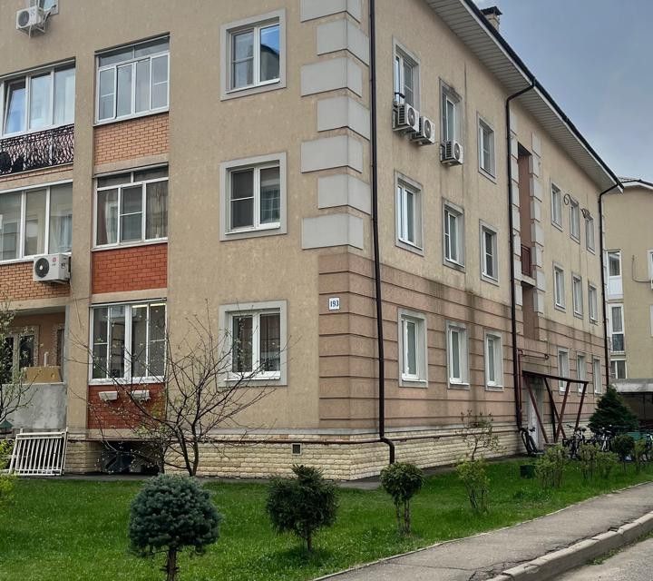 Продаётся 2-комнатная квартира, 60.4 м²
