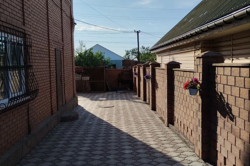Продаётся 3-этажный дом, 212 м²