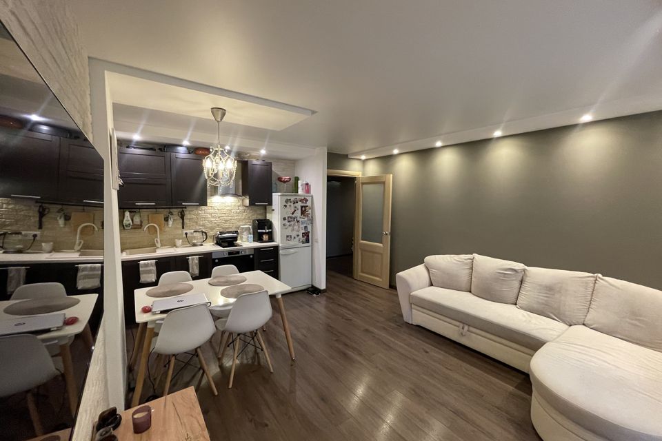 Продаётся 2-комнатная квартира, 55.9 м²