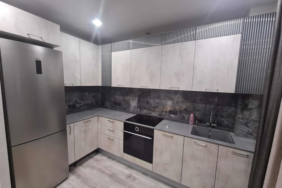 Сдаётся 2-комнатная квартира, 76 м²