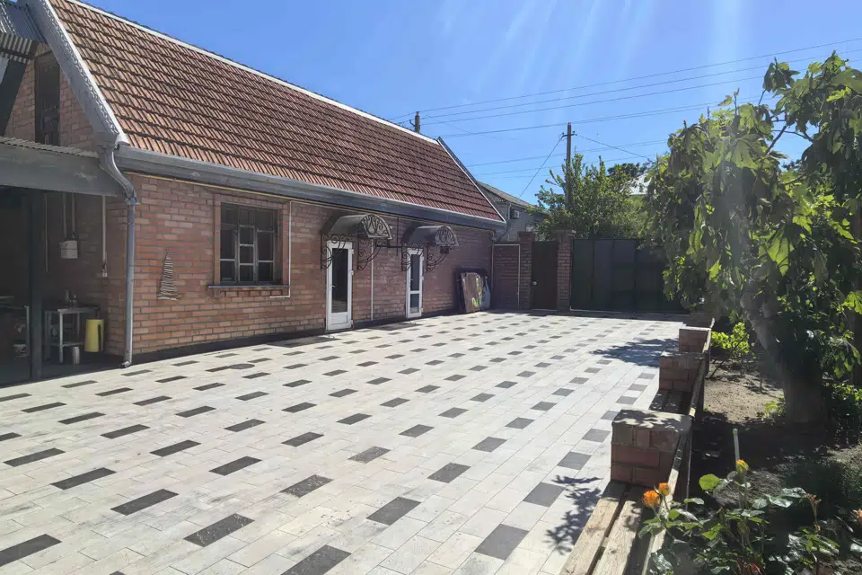 Продаётся 3-этажный дом, 418 м²