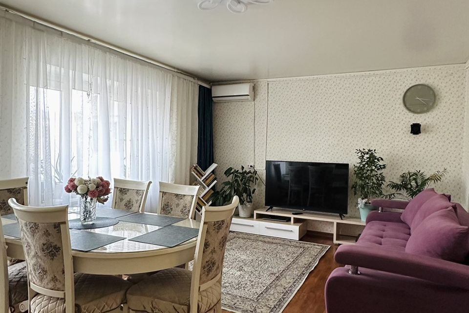 Продаётся 3-комнатная квартира, 125.3 м²