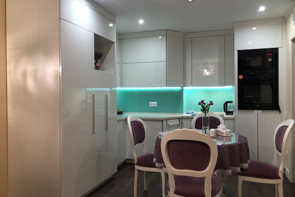 Продаётся 3-комнатная квартира, 90.3 м²