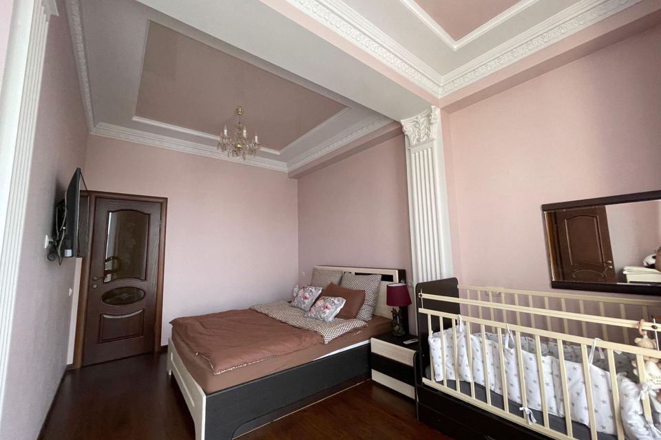 Продаётся 3-комнатная квартира, 108 м²