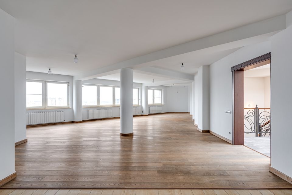 Продаётся 4-комнатная квартира, 250 м²