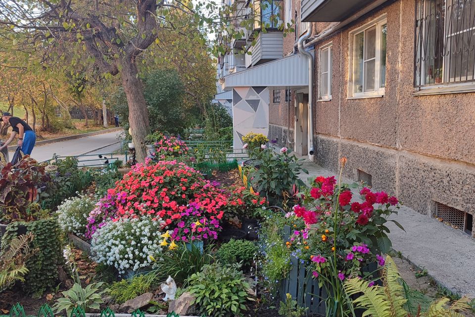 Продаётся 4-комнатная квартира, 61.3 м²