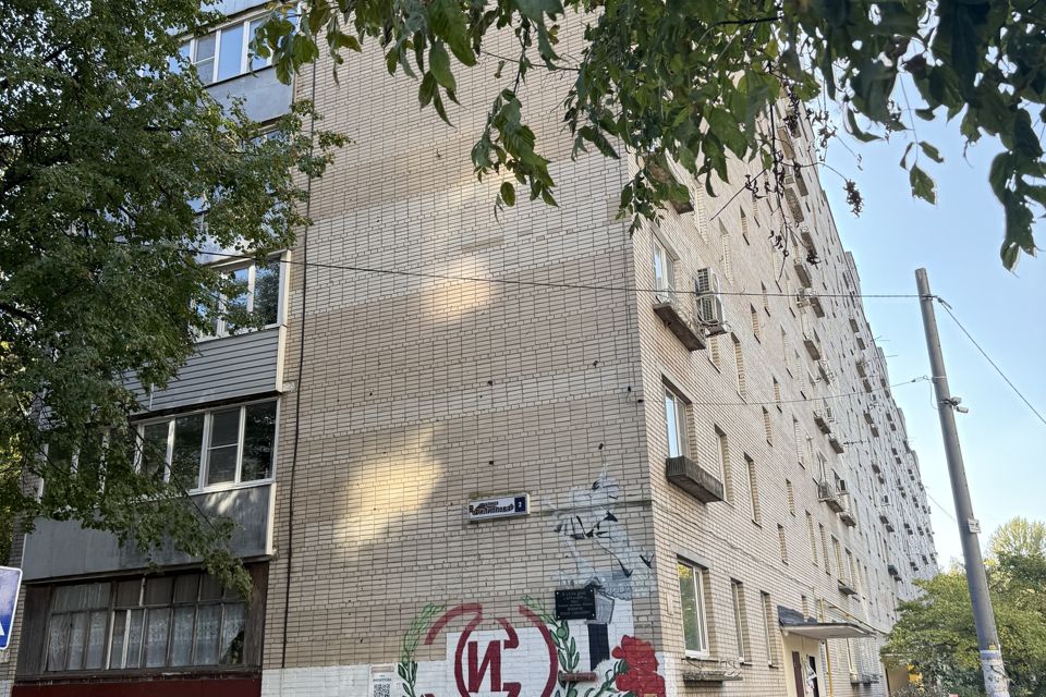 Продаётся 4-комнатная квартира, 70.4 м²