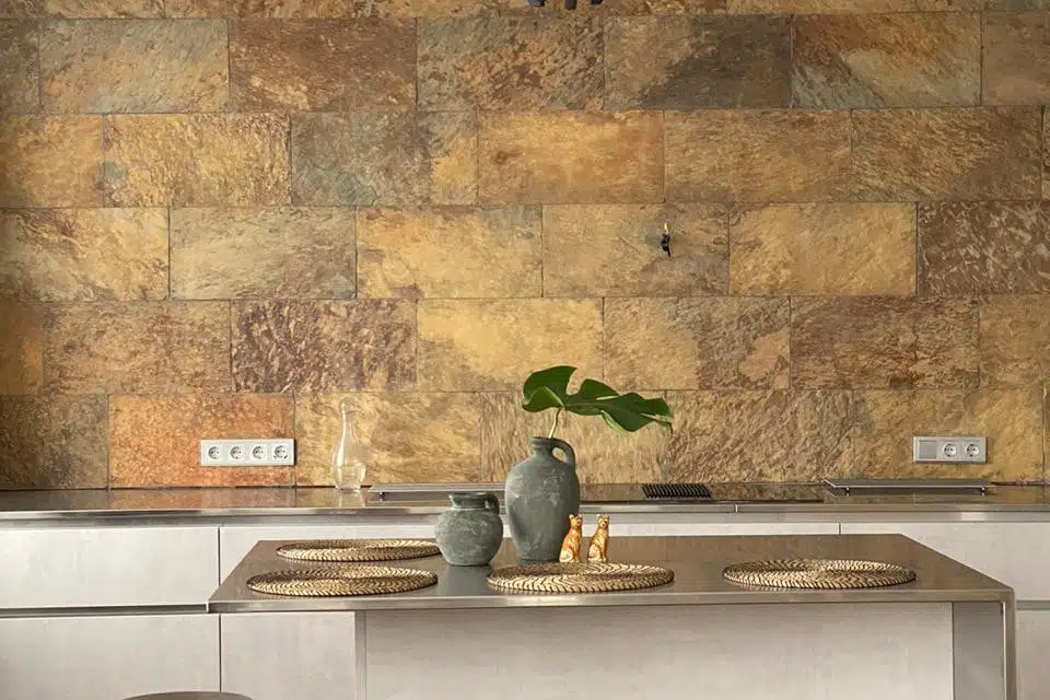 Продаётся 3-комнатная квартира, 100 м²