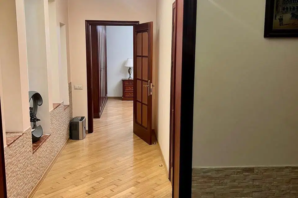 Продаётся 2-комнатная квартира, 91.5 м²
