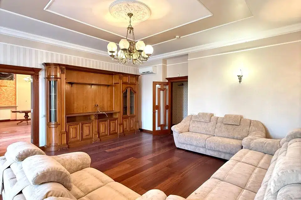 Продаётся 4-этажный дом, 631.4 м²