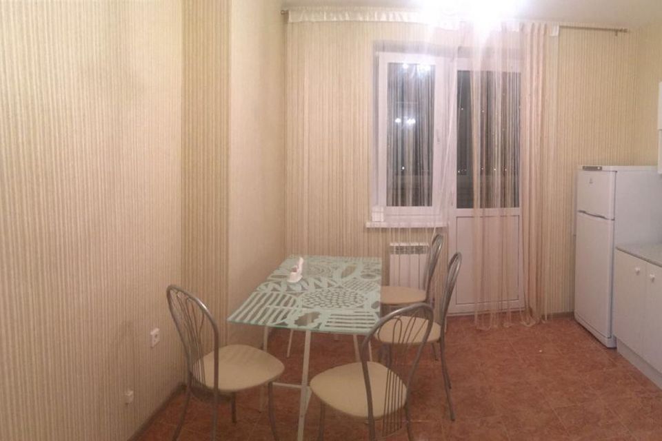 Продаётся 1-комнатная квартира, 42 м²