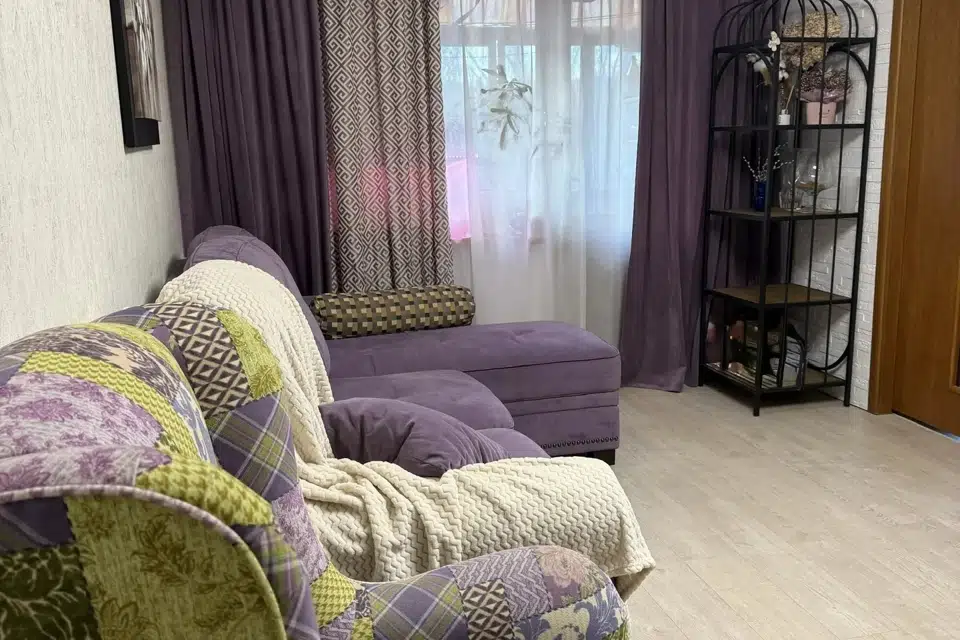 Продаётся 4-комнатная квартира, 60.6 м²