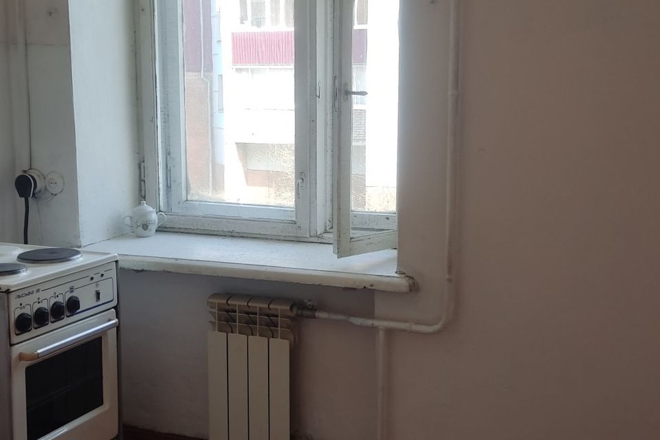 Продаётся комната в 1-комн. квартире, 35 м²