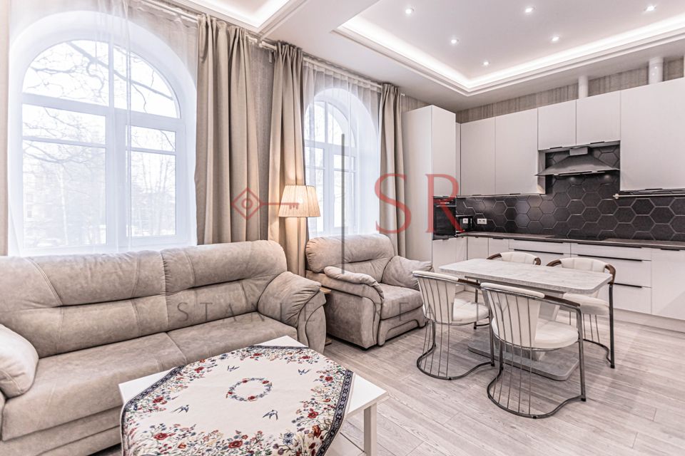Продаётся 4-комнатная квартира, 102.1 м²