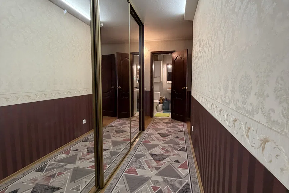 Продаётся 4-комнатная квартира, 129 м²