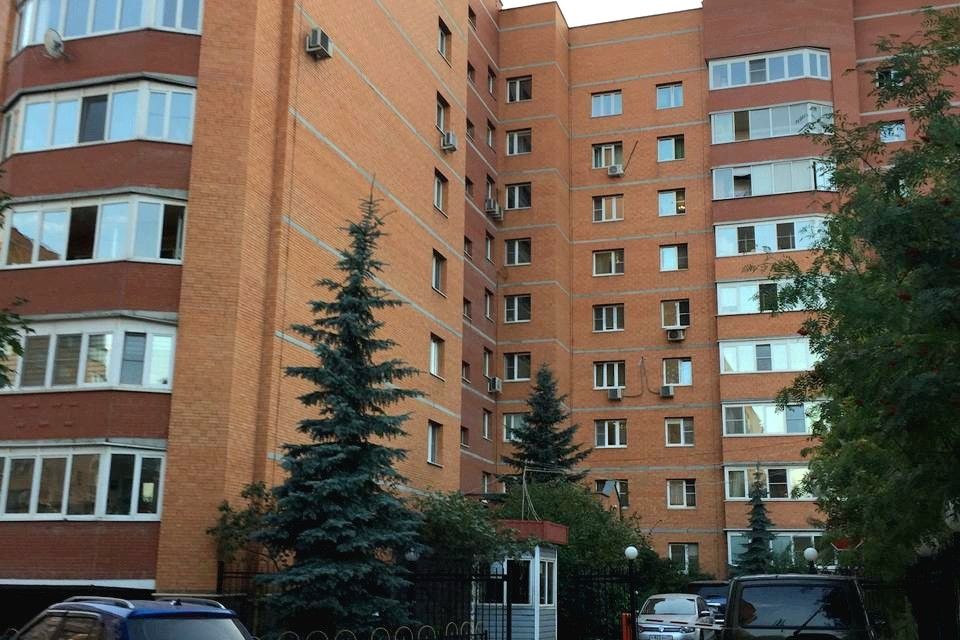 Продаётся 3-комнатная квартира, 109 м²