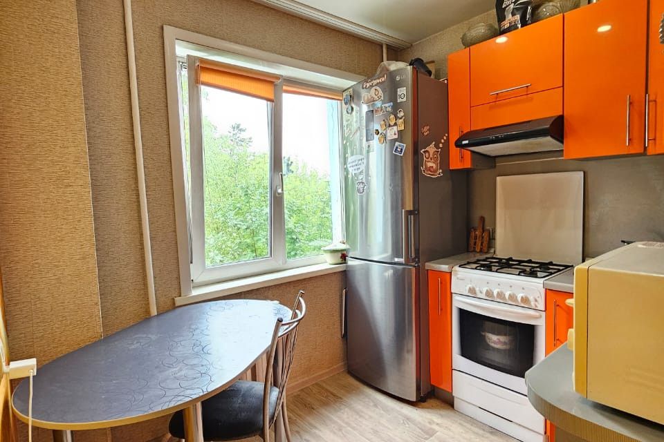 Продаётся 4-комнатная квартира, 58.9 м²