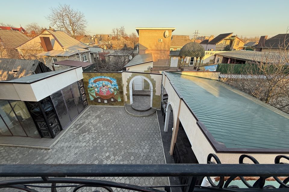 Продаётся 3-этажный дом, 245 м²