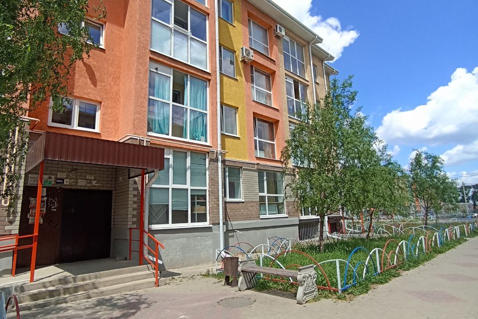 Продаётся 3-комнатная квартира, 56.8 м²