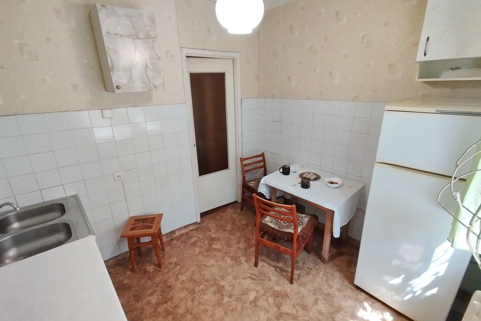 Продаётся 4-комнатная квартира, 98 м²