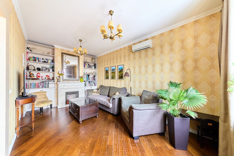 Продаётся 4-комнатная квартира, 105.4 м²