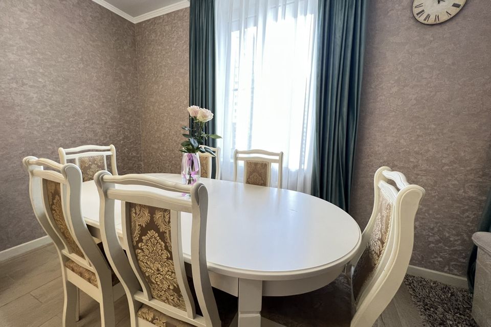 Продаётся 4-комнатная квартира, 101.6 м²