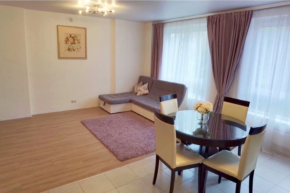 Продаётся 3-комнатная квартира, 120.7 м²