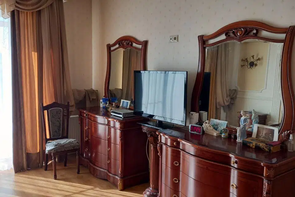 Продаётся 2-этажный дом, 485 м²