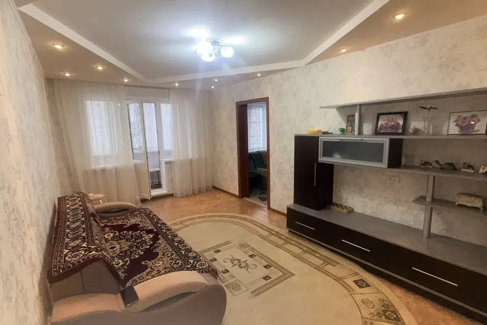 Продаётся 3-комнатная квартира, 55.9 м²