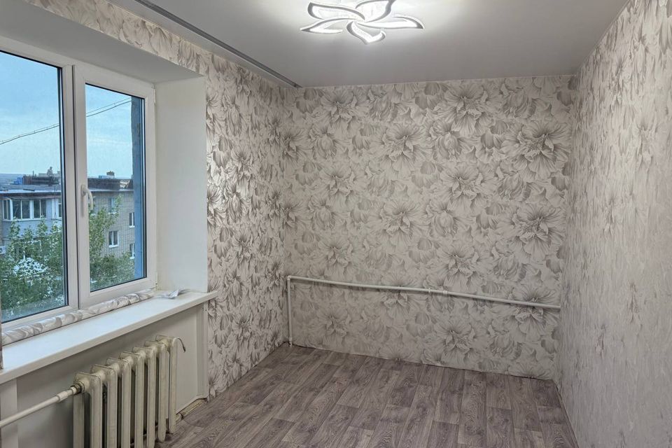 Продаётся 4-комнатная квартира, 60.5 м²