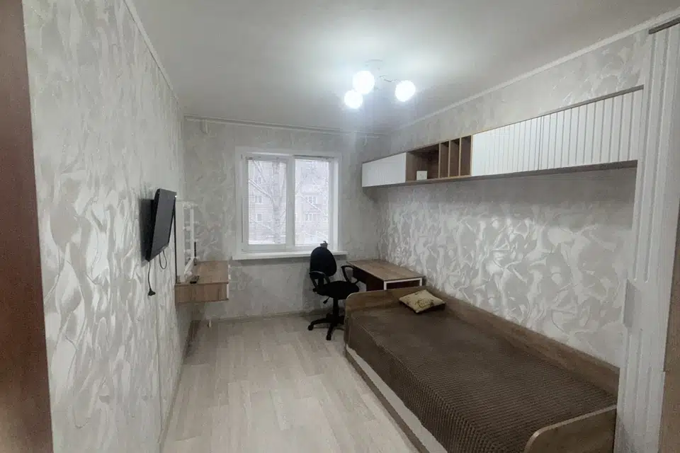 Продаётся 3-комнатная квартира, 55.9 м²