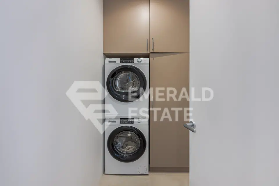 Продаётся 3-комнатная квартира, 111 м²