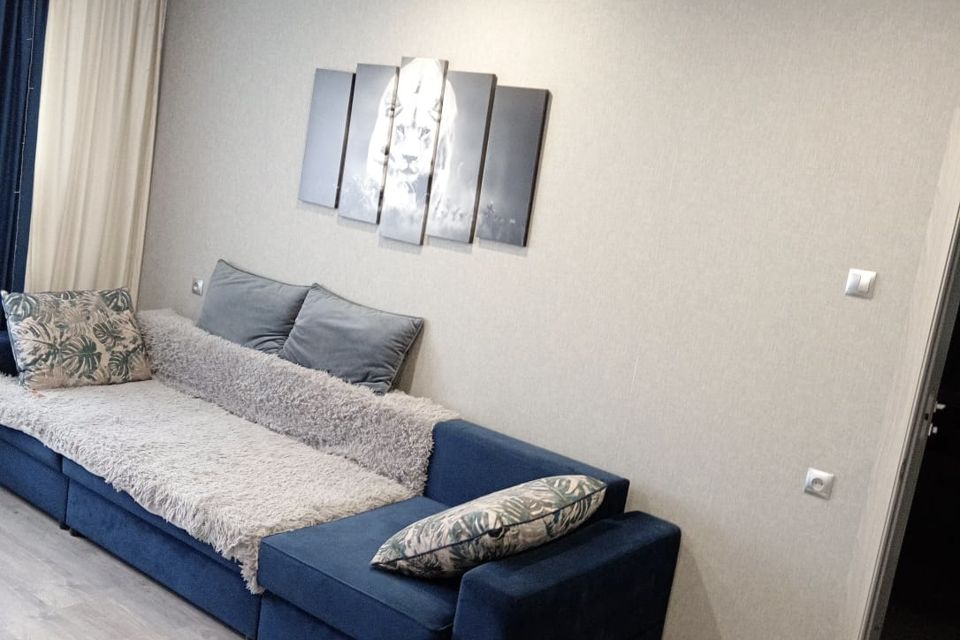 Продаётся 1-комнатная квартира, 42 м²