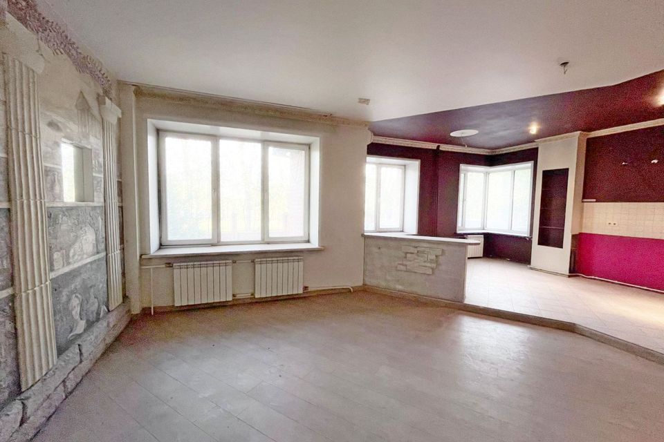Продаётся 4-комнатная квартира, 150 м²