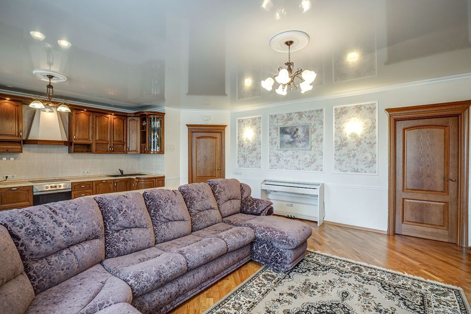 Продаётся 2-комнатная квартира, 101.2 м²