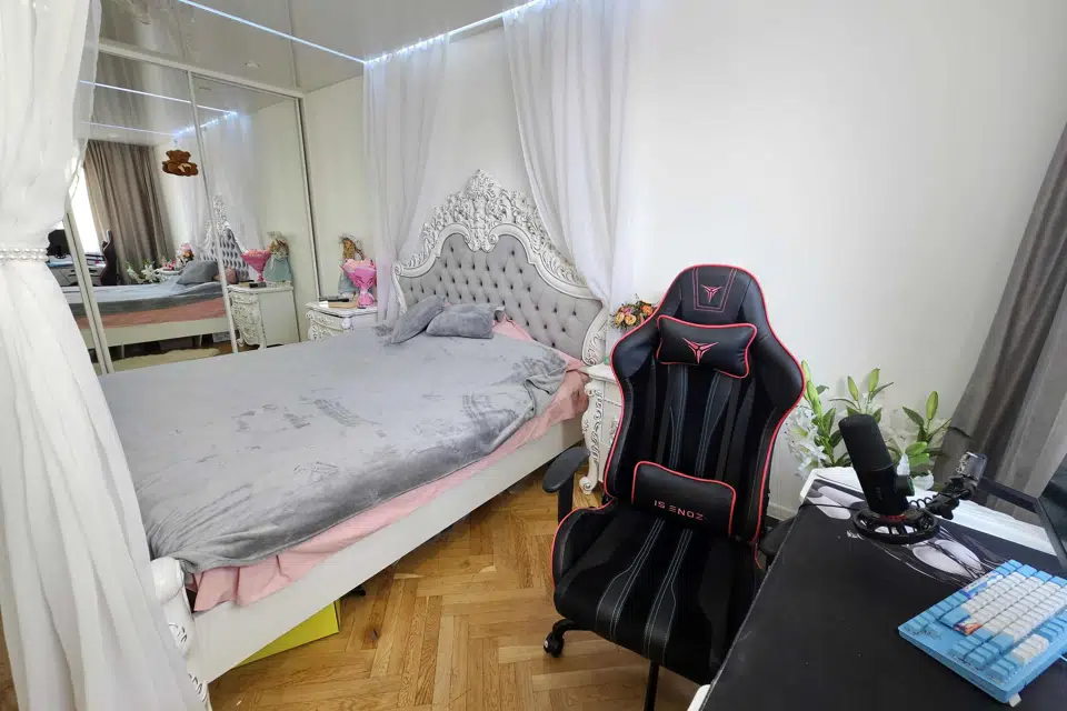 Продаётся 4-комнатная квартира, 102 м²
