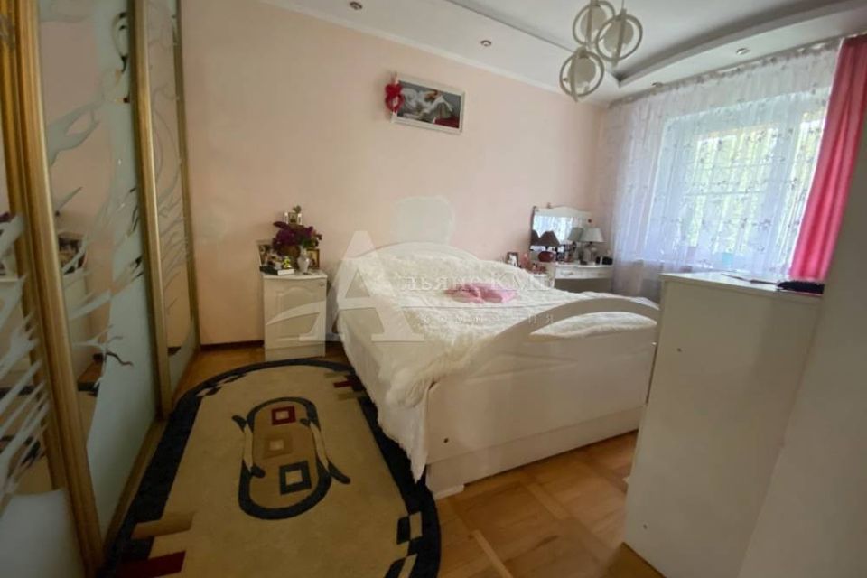 Продаётся 2-комнатная квартира, 55.7 м²