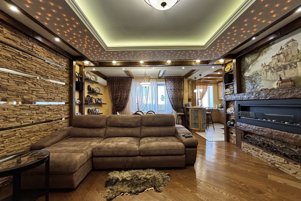 Продаётся 3-комнатная квартира, 122.7 м²